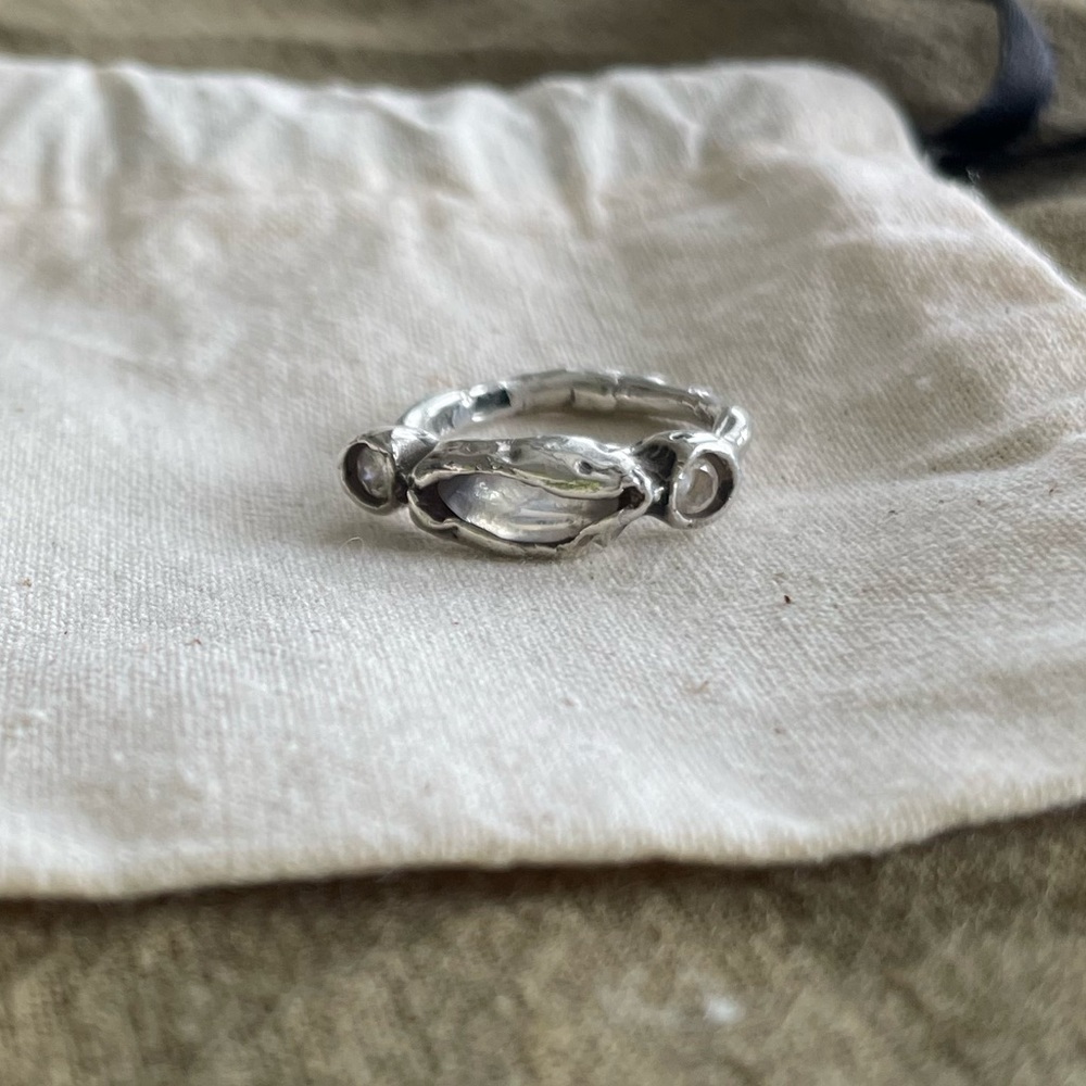 JUX Jewellery sterling silver and moonstone ring